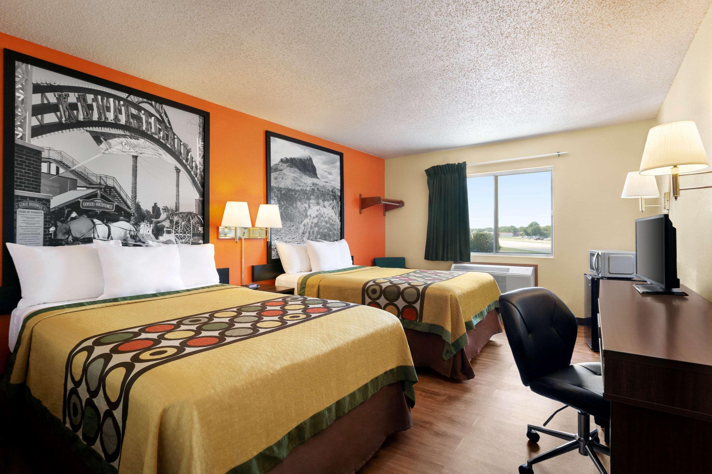 Super 8 By Wyndham Waco University Area Dış mekan fotoğraf