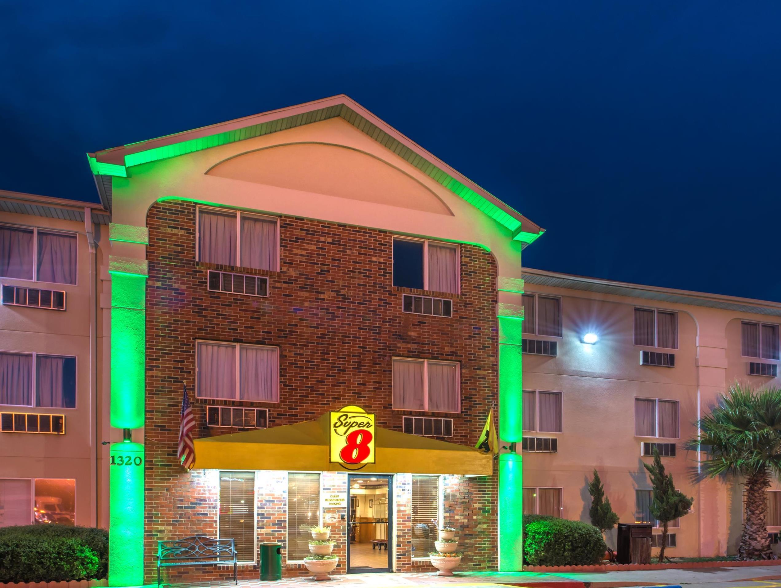 Super 8 By Wyndham Waco University Area Dış mekan fotoğraf
