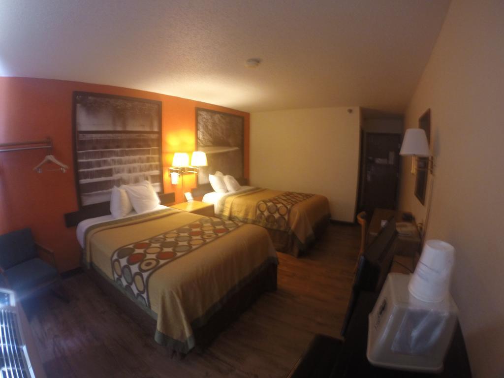 Super 8 By Wyndham Waco University Area Dış mekan fotoğraf